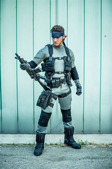 solid snake cosplay